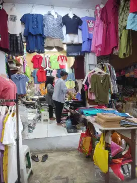 Di butuhkan karyawan toko jual baju cewek