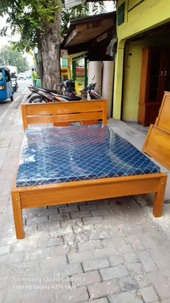 Ranjang/dipan kayu jati