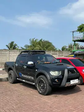 Mitsubishi Strada triton 2.8 4x4 manual