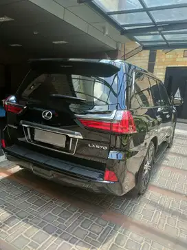 Lexus LX570 2018 Bensin