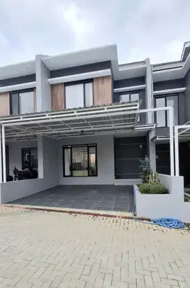 Rumah siap huni di komplek cihanjuang bandung dekat pemkot cimahi