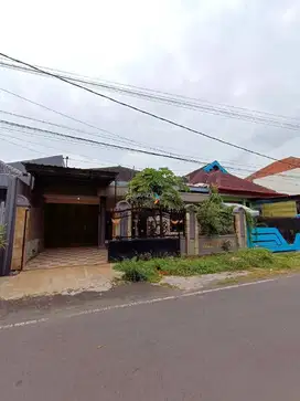 Dijual Rumah Semi Furnish Lokasi Strategis di Candi - candi, Malang