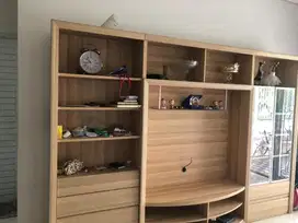 Lemari TV dan Pajangan Produk Informa