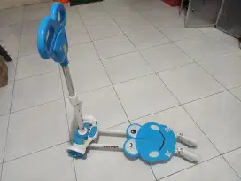 Scooter anak empat roda