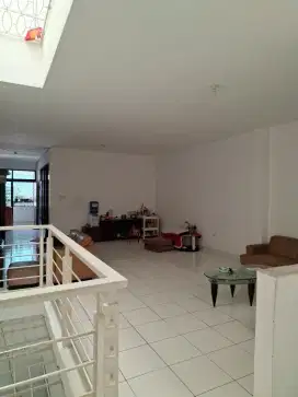 Dijual ruko strategis 2.5 lantai mainroad jalan pungkur regol bandung
