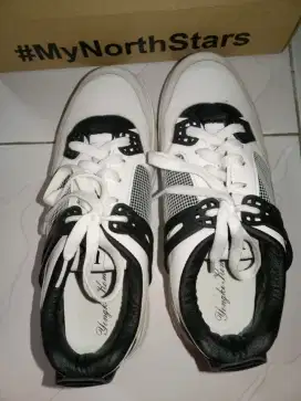 Sepatu yongki komaladi
