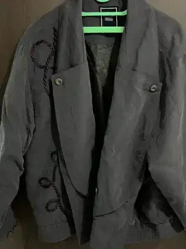 dijual jaket merk Tauzend size m original no cacat