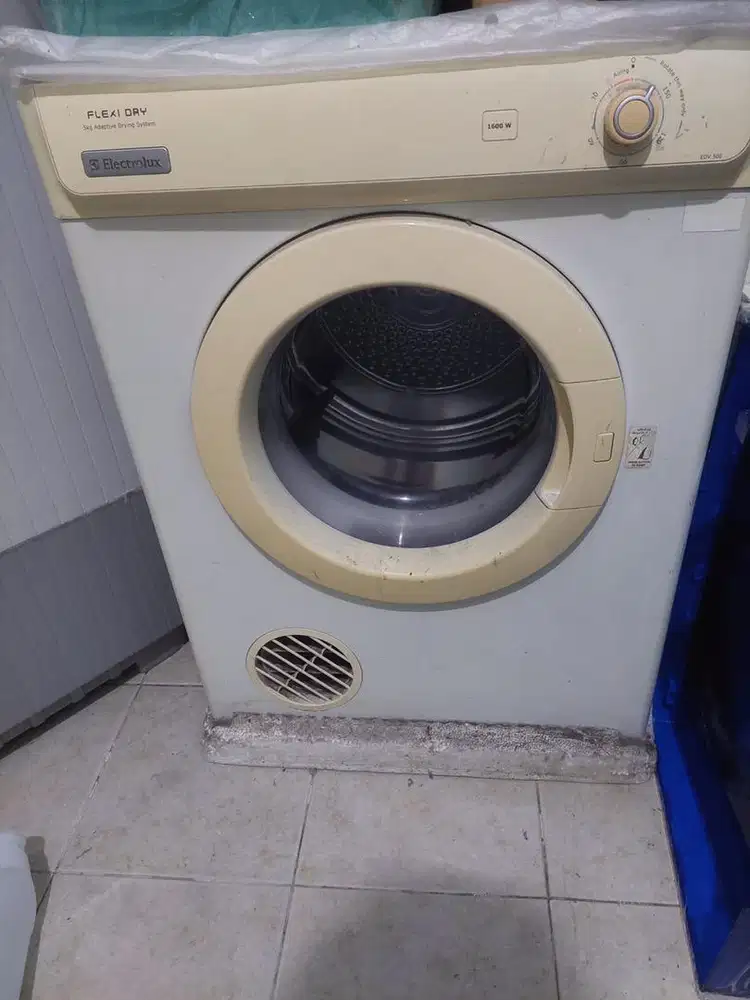 Mesin Pengering Pakaian