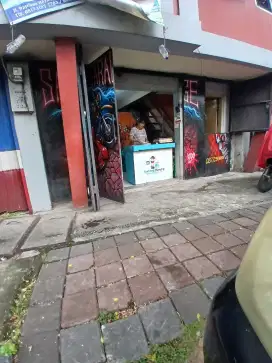 Dicari karyawan Laundry yang bisa setrika Uap dan Packing