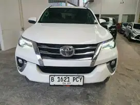 Toyota FORTUNER VRZ 2.4 4X2 AT  2019 Putih Premium  B1621PCY