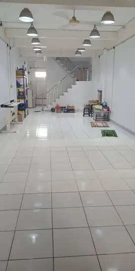 Dijual Cepat Ruko 3.5 Lantai Siap Pakai area Jakarta Pusat