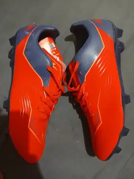 Sepatu bola Specs Axis ukuran 44