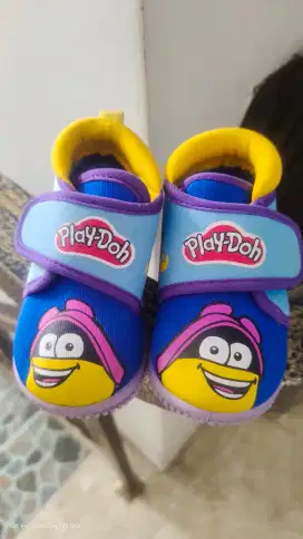 Sepatu bayi second
