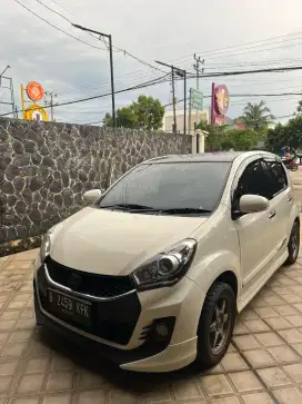 Daihatsu sirion 2016