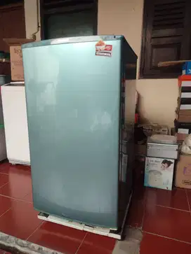 Dijual Kulkas Polytron 1 Pintu PR150SB bekas