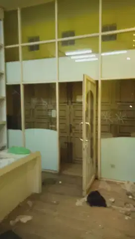 Pintu sekat partisi kaca