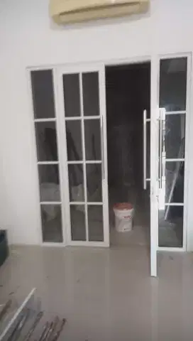 Pintu sekat partisi kaca