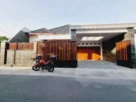 Rumah Mewah 261m² Baru Dekat Fave Hotel Manahan Solo