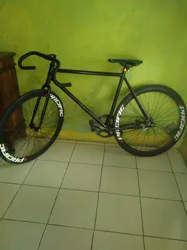 Sepeda fixie pacific 700c rakitan drog bar rem torpedo