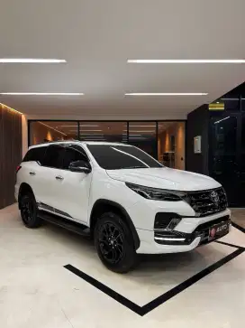 Toyota Fortuner VRZ GR 2.8 Diesel AT 2023 Putih