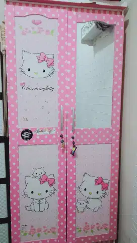 Dijual cepat lemari gantung 2pintu