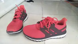 Sepatu Olahraga/Lari
