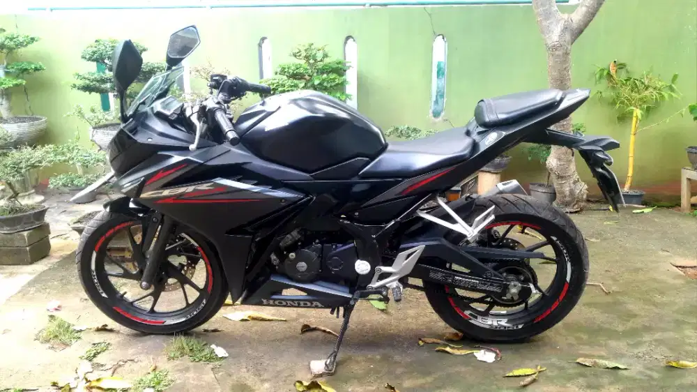 Dijual cepat cbr 150 cc tahun 2018 kondisi bagus dan mulus