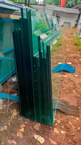 Ready kaca tempered bekas gedung masih mulus
