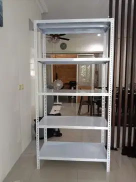 Rak besi siku lobang