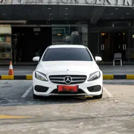 Mercedes Benz C200 AMG LINE DP 10JT