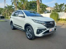 Toyota Rush GR A/T Putih Thn 2023 Kilometer Rendah 25.990