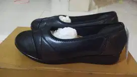 Sepatu Wanita - baru - size 37