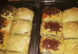 Bolen pisang keju coklat