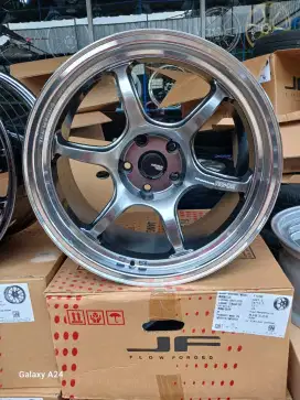 Advan rgd2 ring 18x9,5 5x114,3 ET 25 innova reborn zenix venturer