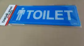 Akrelik toilet pria