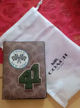 Dompet pasport merk Coach edisi 41 baru dan ori