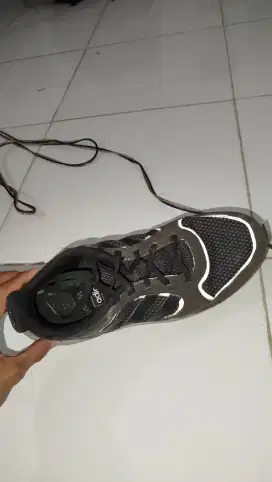 FOR SALE ADIDAS RUNNING. SIZE 44