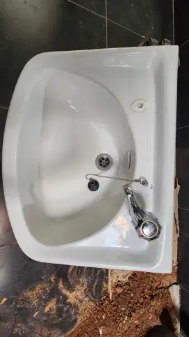 Wastafel TOTO bekas + keran toto