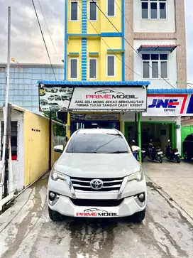 TOYOTA FORTUNER VRZ 2.4 A/T PUTIH 2018