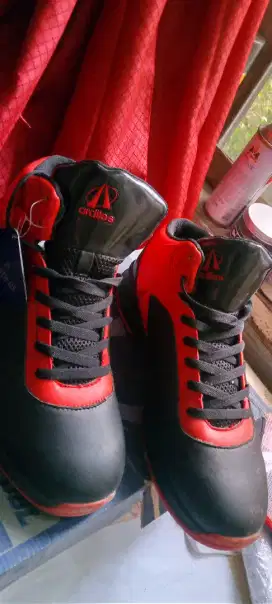 Dijual Sepatu Baru