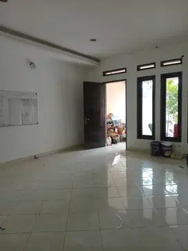 Ruko luas di karapitan lengkong kota bandung