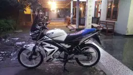 Vixion Putih 2011