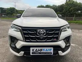 TOYOTA FORTUNER GR 2.8 AT (2023)