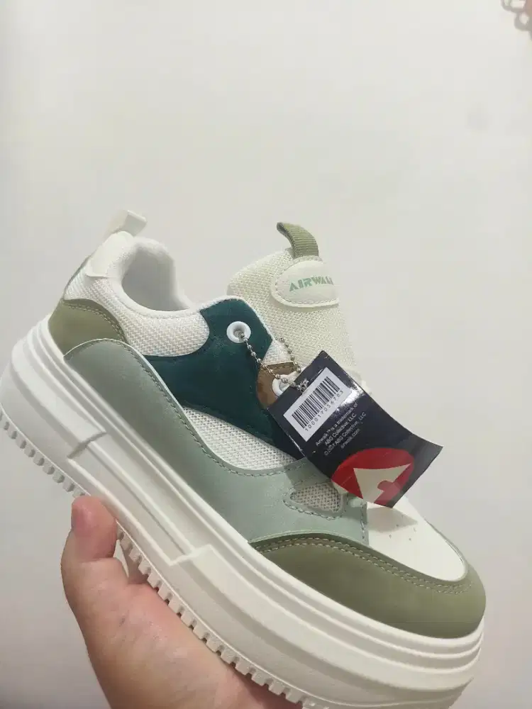 Sepatu Airwalk Ukuran 38