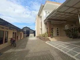 Tangan pertama Rumah rasa villa di blitar dekat kabupaten