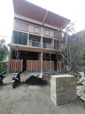 Rumah Baru Gress 2 Lantai di perumahan Babatan Pilang Wiyung Surabaya