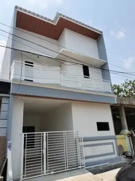 Miliki Rumah Kece dua lantai di HARAPAN INDAH BEKASI (B0964)