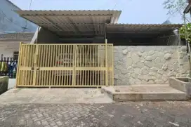 DIJUAL RUMAH 1.5 LANTAI SUTOREJO TIMUR