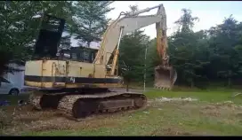 Exavator Caterpillar E200B tahun 90an
