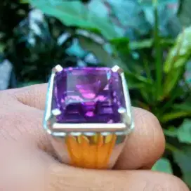 Cincin batu Mulia